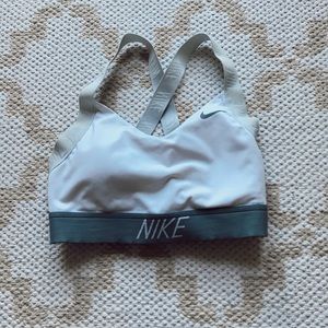 white nike dry fit sports bra with padding